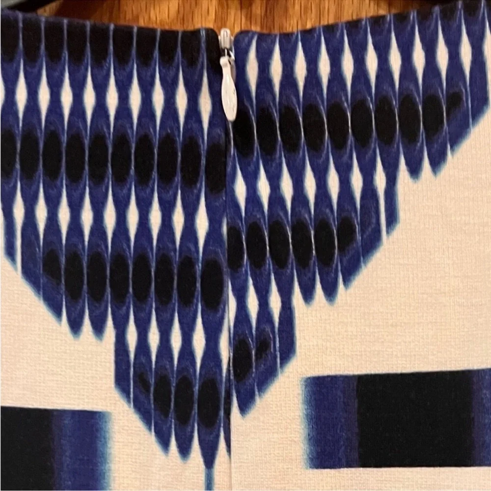 Trina Turk Kiara Geometric Mini Shift Dress‎ in Midnight Blue & White Size 2 - Picture 12 of 14